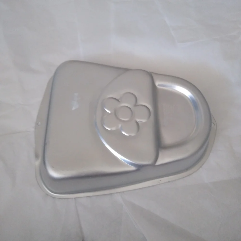 Wilton 2007 Purse Cake Pan